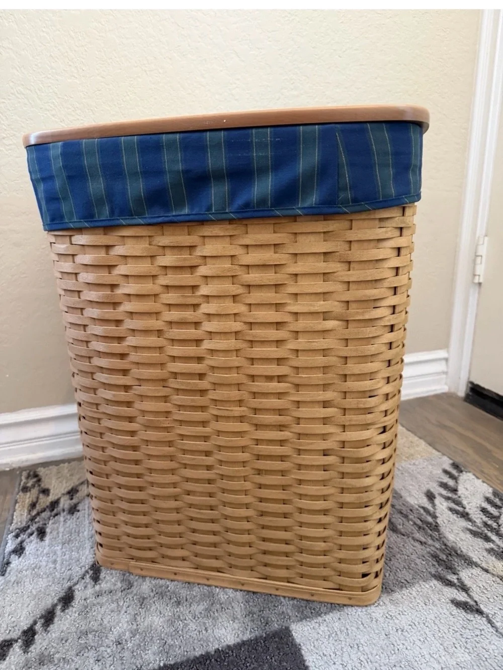 Longaberger Corner Laundry Hamper Maple Wood Lid Plastic Liner Cornflower Large